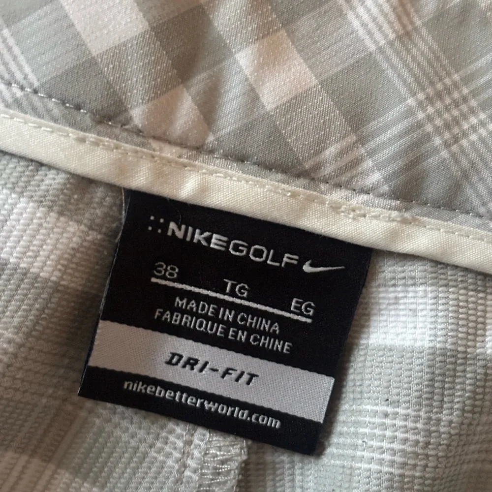 Nike‎ Gray Checkered Men's Golf Shorts